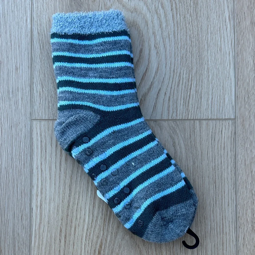 Northeast Outfitters Cozy Cabin Youth Stripe Crew Socks, S